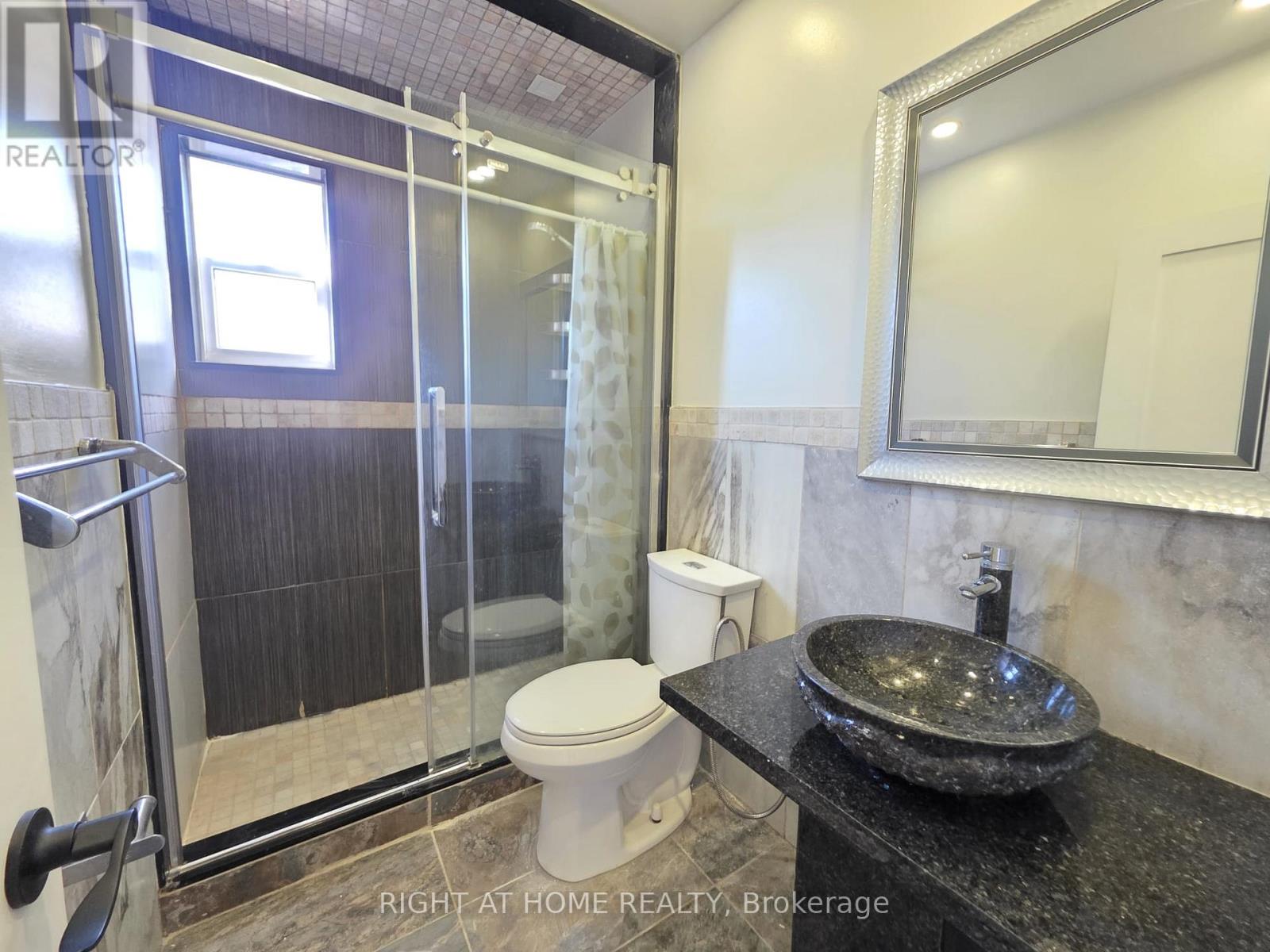 274 Mcconvey Drive, Richmond Hill, Ontario L4C 3K2 - Photo 7 - N13824118