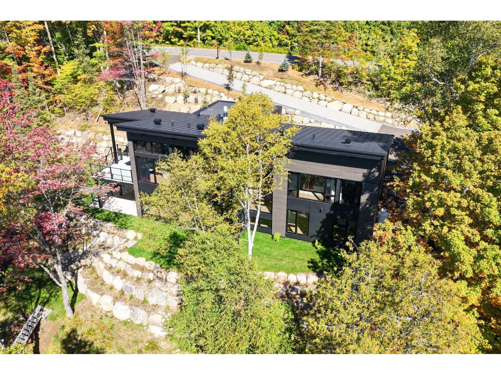 394 Ch. Ouareau N. Saint-Donat Quebec Canada J0T2C0 5