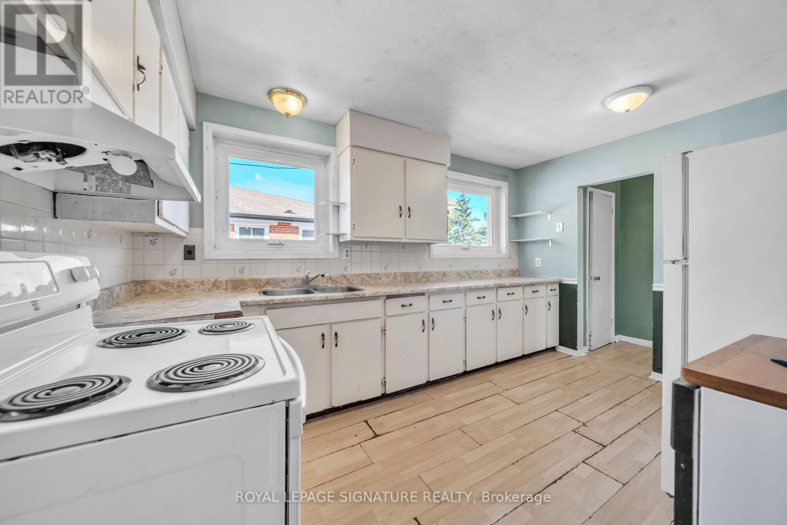 832 Zator Avenue, Pickering, Ontario  L1W 1Y1 - Photo 13 - E13819394