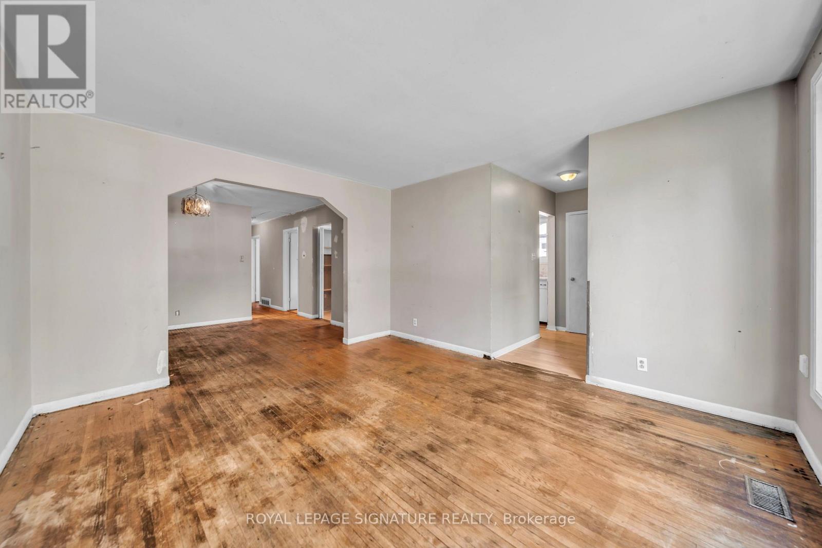 832 Zator Avenue, Pickering, Ontario  L1W 1Y1 - Photo 9 - E13819394