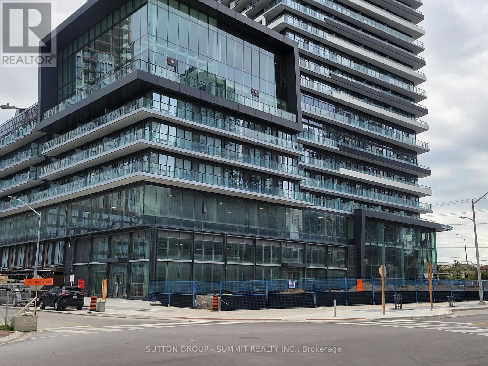 5903 - 448 Burnhamthorpe Road W, Mississauga, Ontario  L5B 0R4 - Photo 2 - W13823196