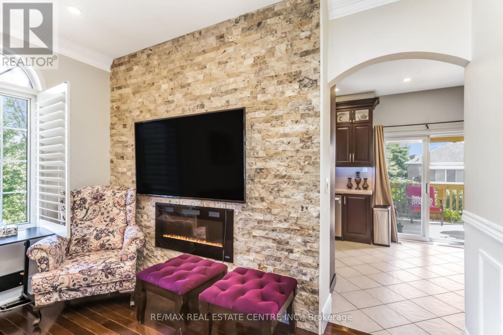 7349 Zinnia Place, Mississauga (Meadowvale Village), Ontario  L5W 1K6 - Photo 11 - W13824182