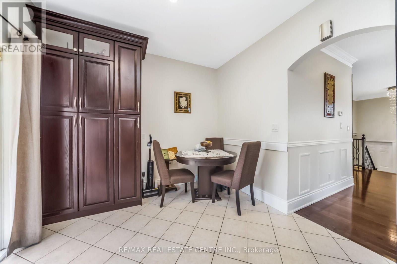 7349 Zinnia Place, Mississauga (Meadowvale Village), Ontario  L5W 1K6 - Photo 17 - W13824182