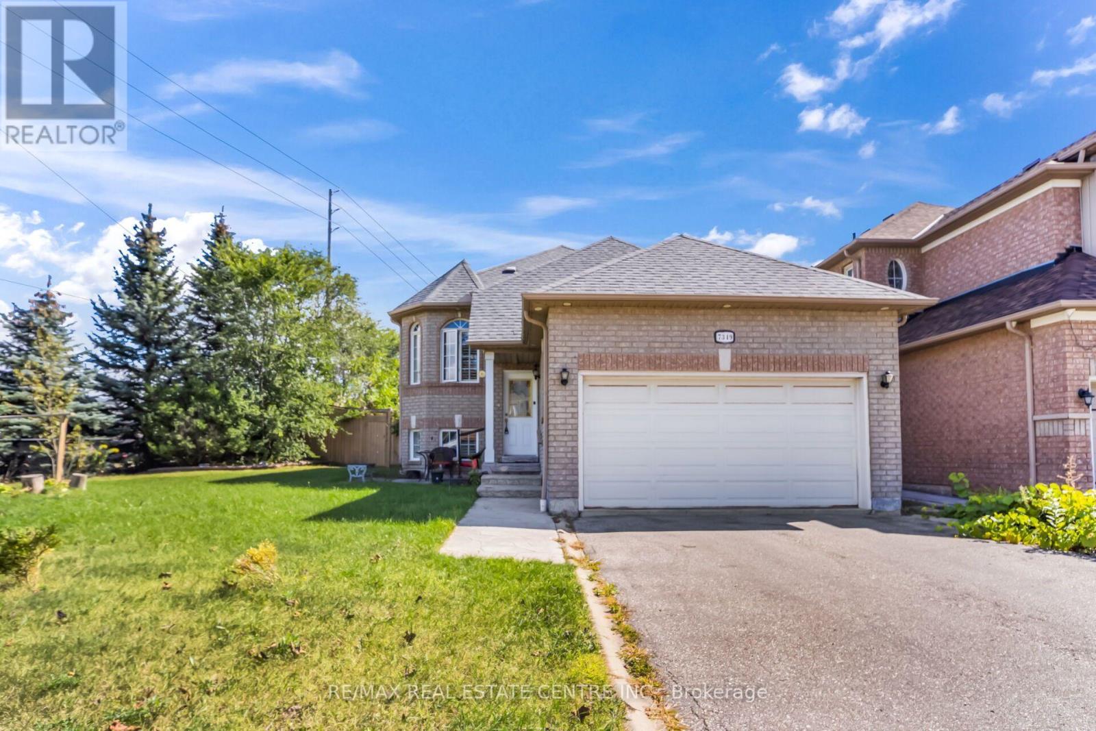 7349 Zinnia Place, Mississauga (Meadowvale Village), Ontario  L5W 1K6 - Photo 3 - W13824182