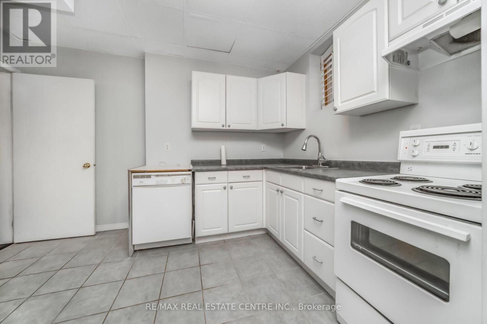 7349 Zinnia Place, Mississauga (Meadowvale Village), Ontario  L5W 1K6 - Photo 32 - W13824182