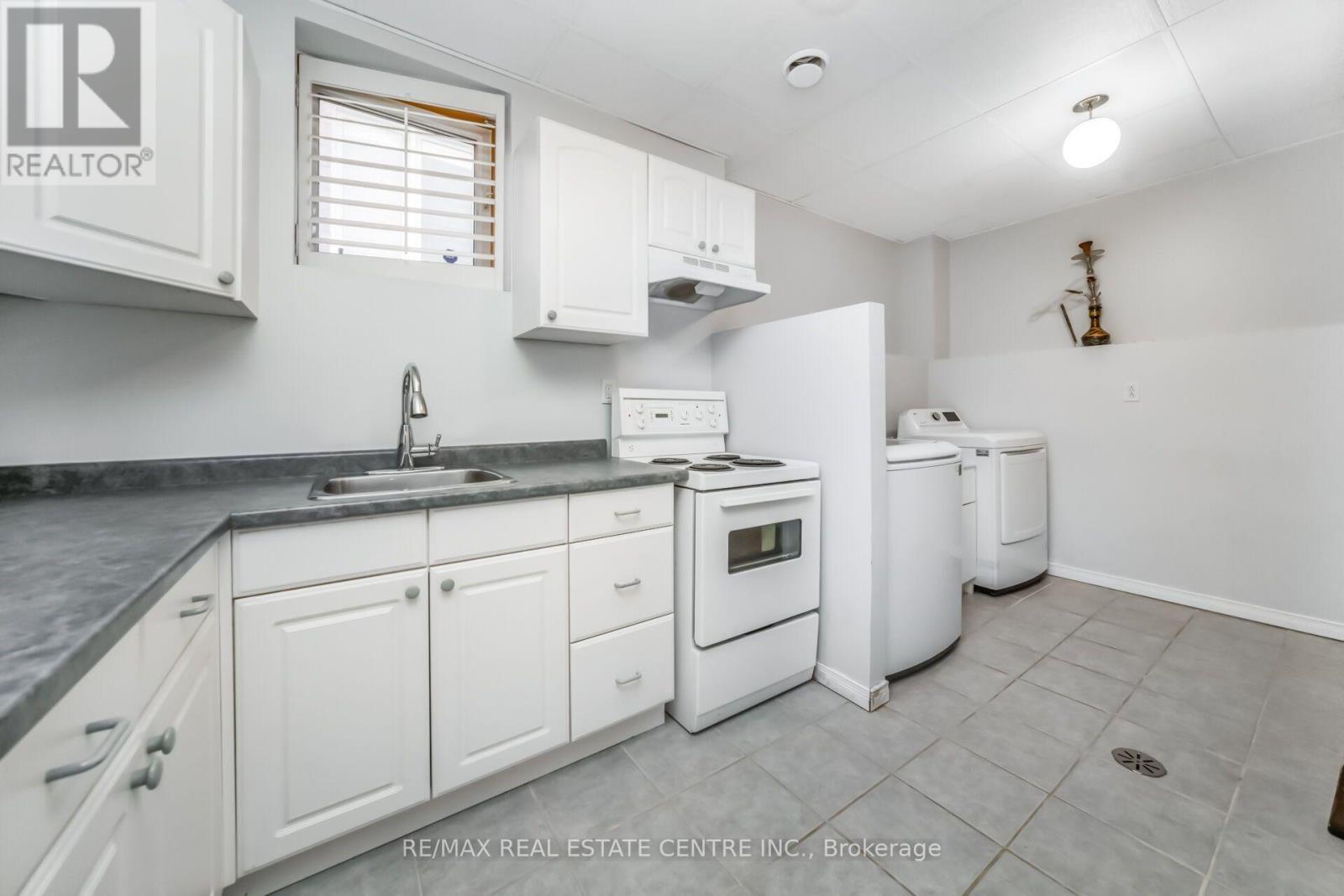7349 Zinnia Place, Mississauga (Meadowvale Village), Ontario  L5W 1K6 - Photo 35 - W13824182