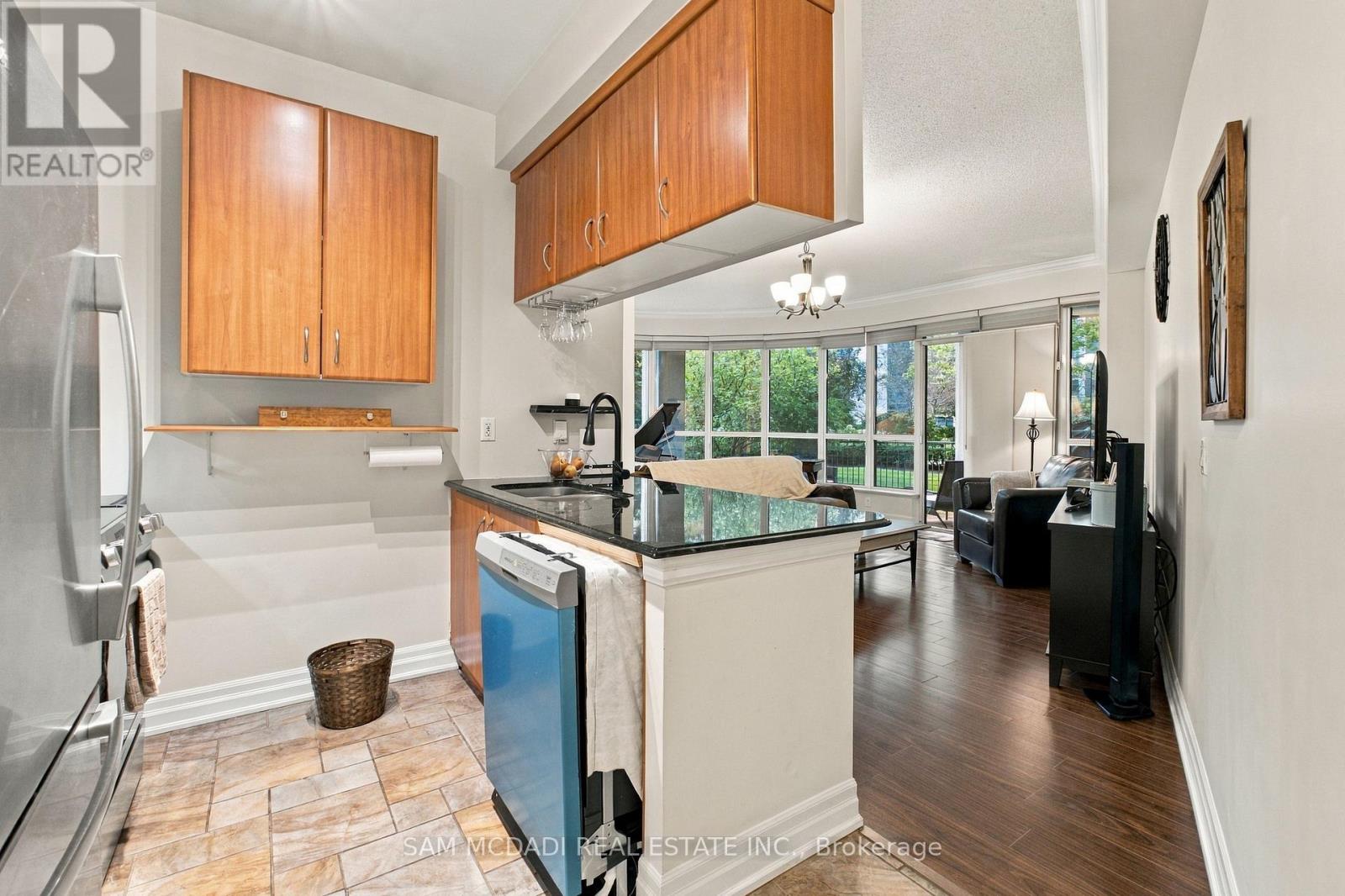 103 - 2087 Lake Shore Boulevard W, Toronto (Mimico), Ontario  M8V 4G3 - Photo 13 - W13824262