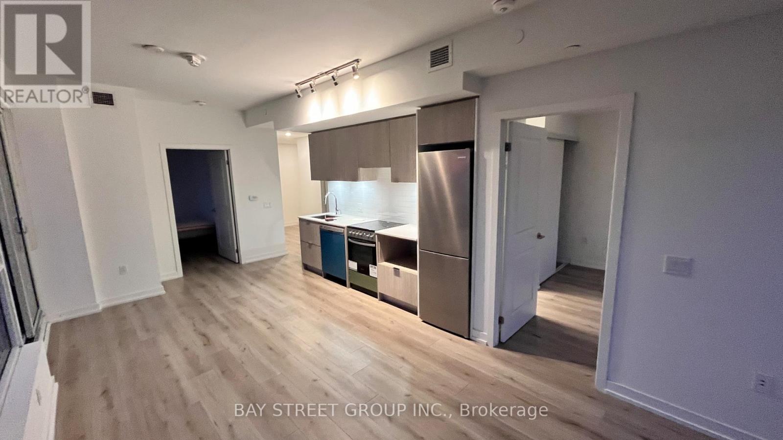 4702 - 395 BLOOR STREET E photo 6