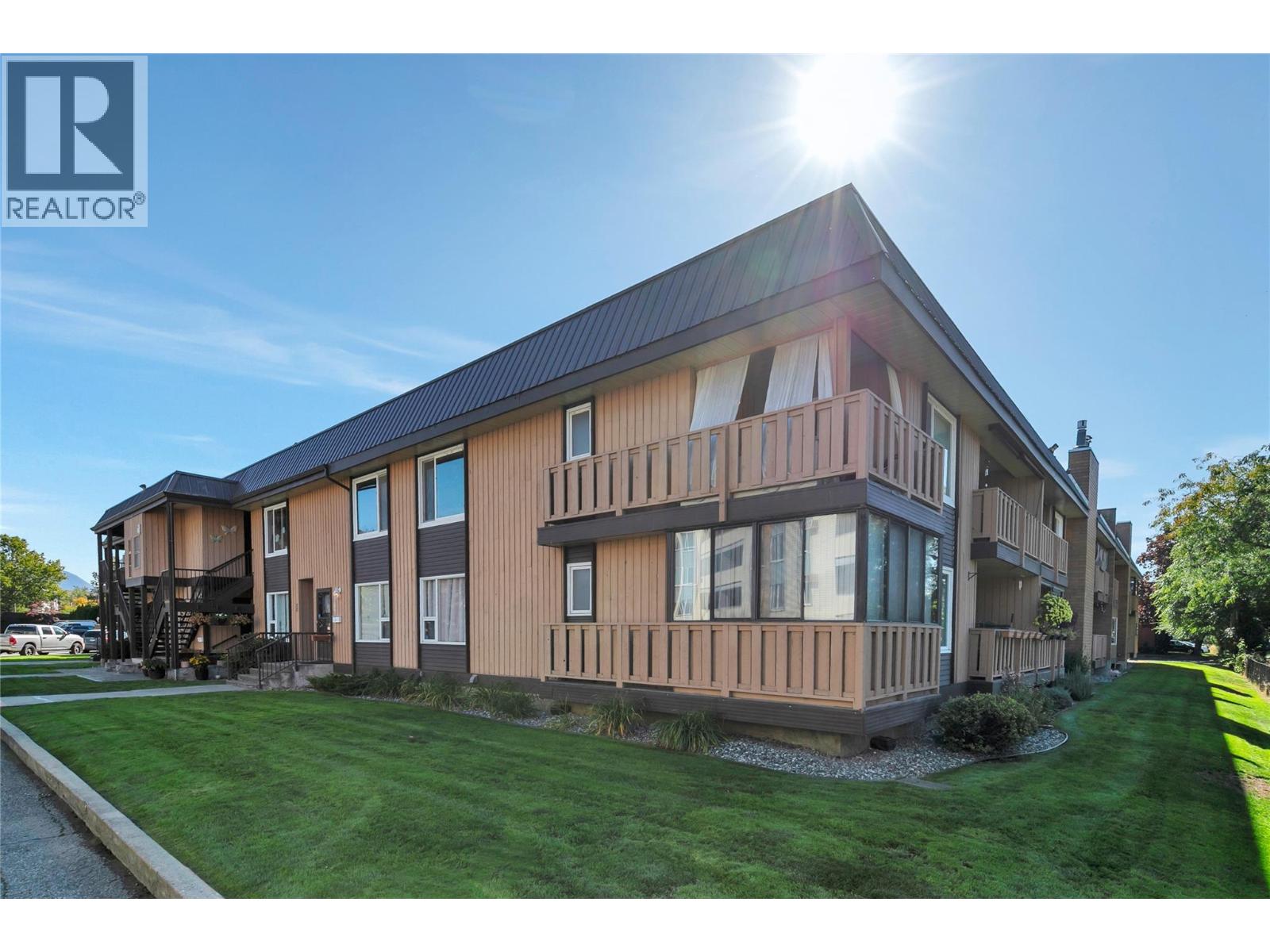 1660 Ufton Court Unit# 209, Kelowna, British Columbia  V1Y 8G7 - Photo 2 - 10401775