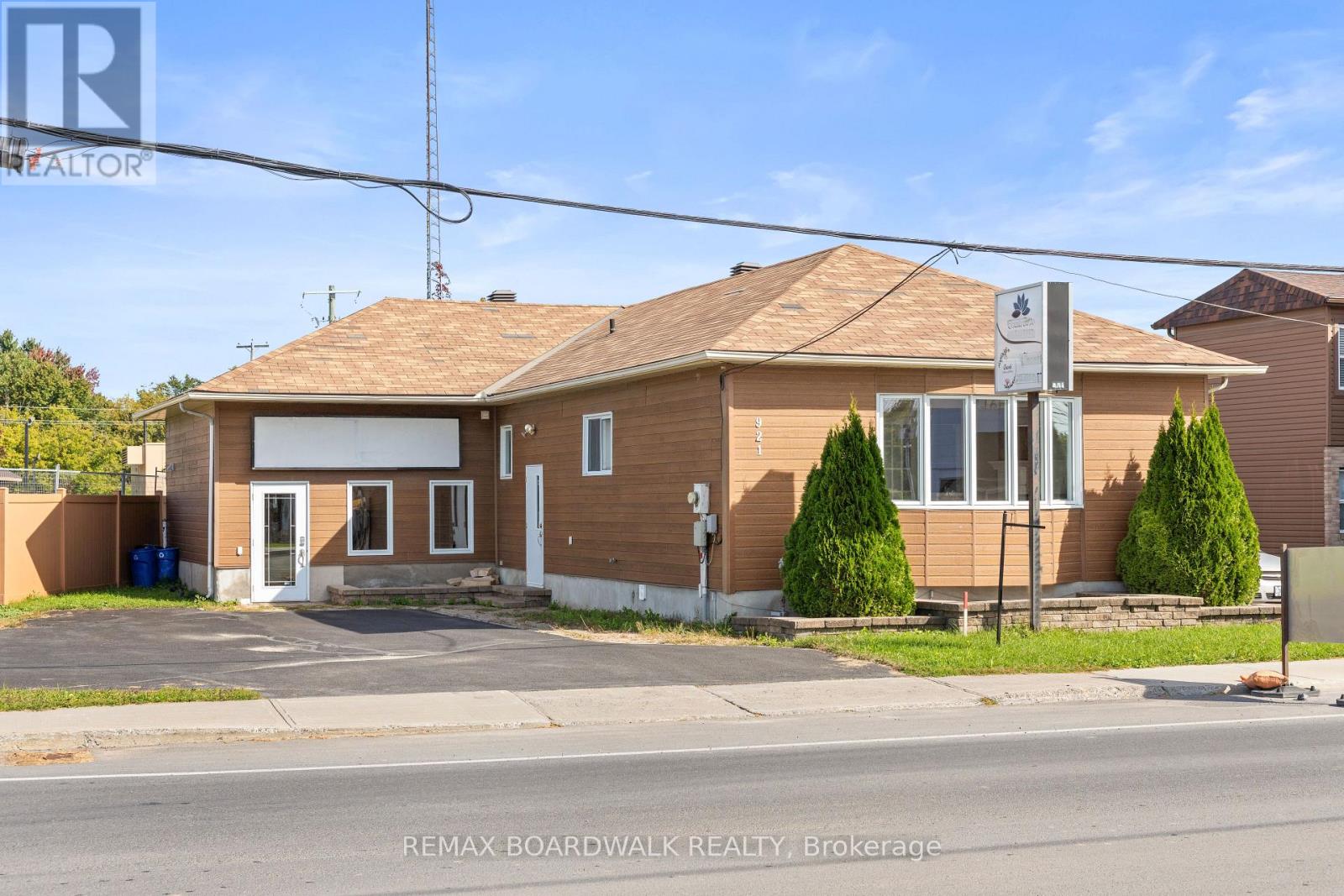 921 NOTRE DAME STREET, Russell, Ontario