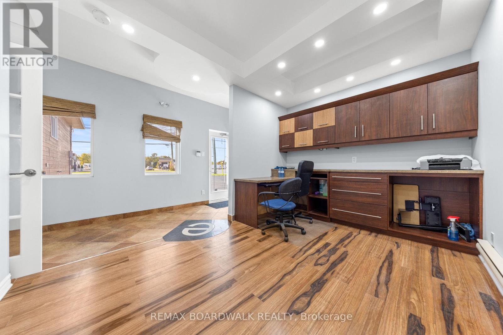 921 NOTRE DAME STREET photo 19