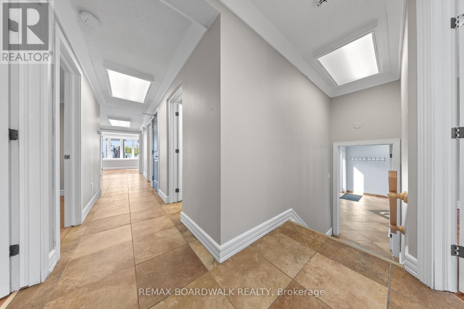 921 NOTRE DAME STREET photo 21