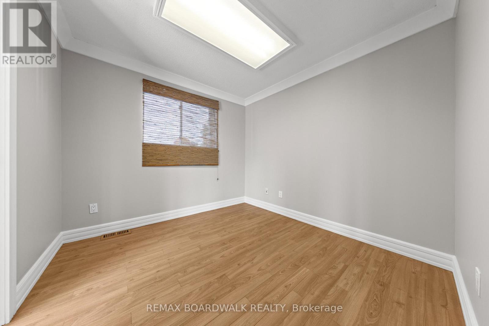 921 NOTRE DAME STREET photo 30