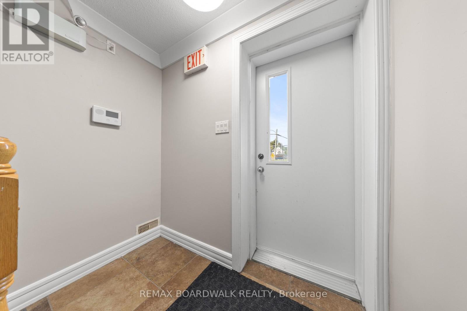 921 NOTRE DAME STREET photo 5