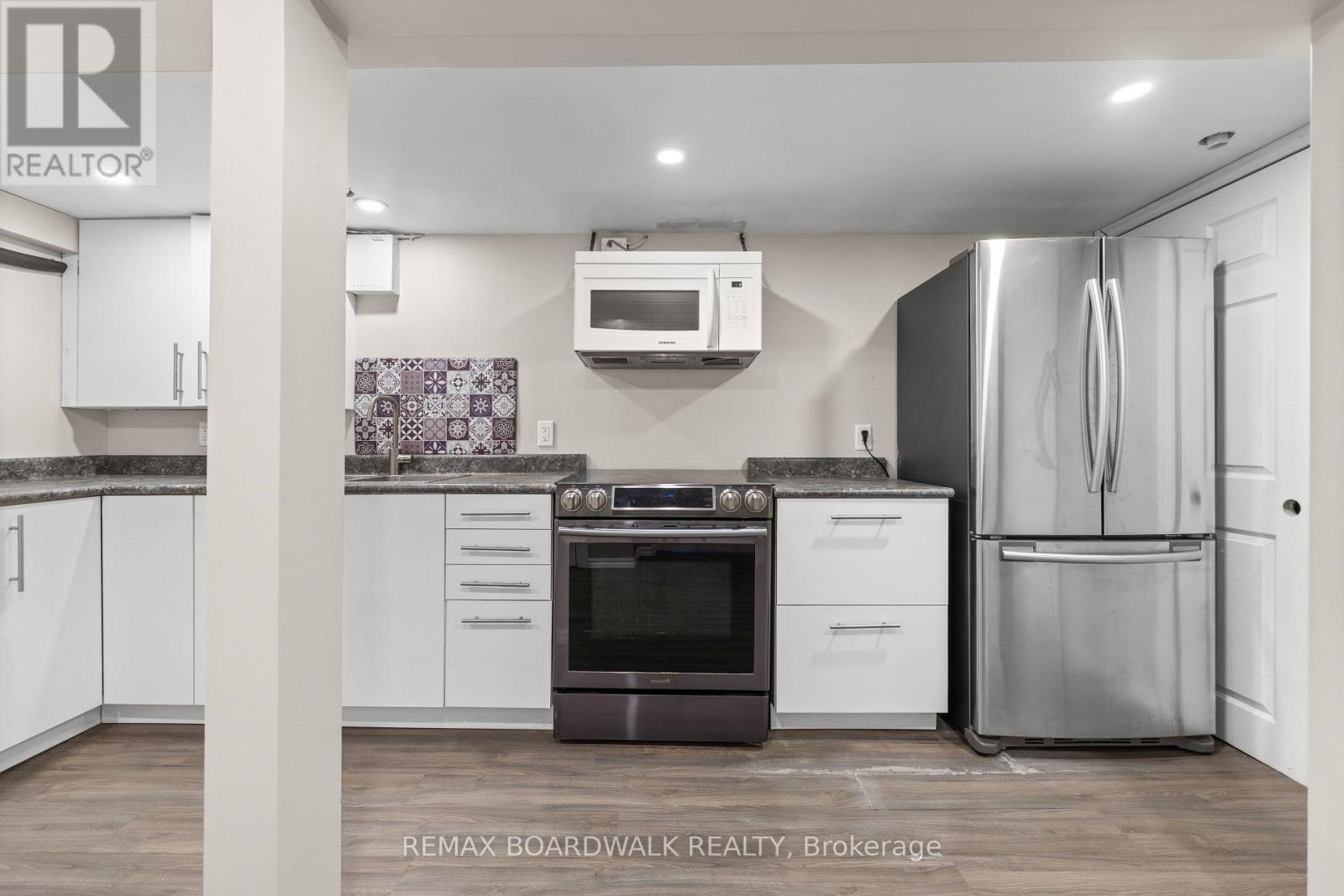 921 NOTRE DAME STREET photo 8
