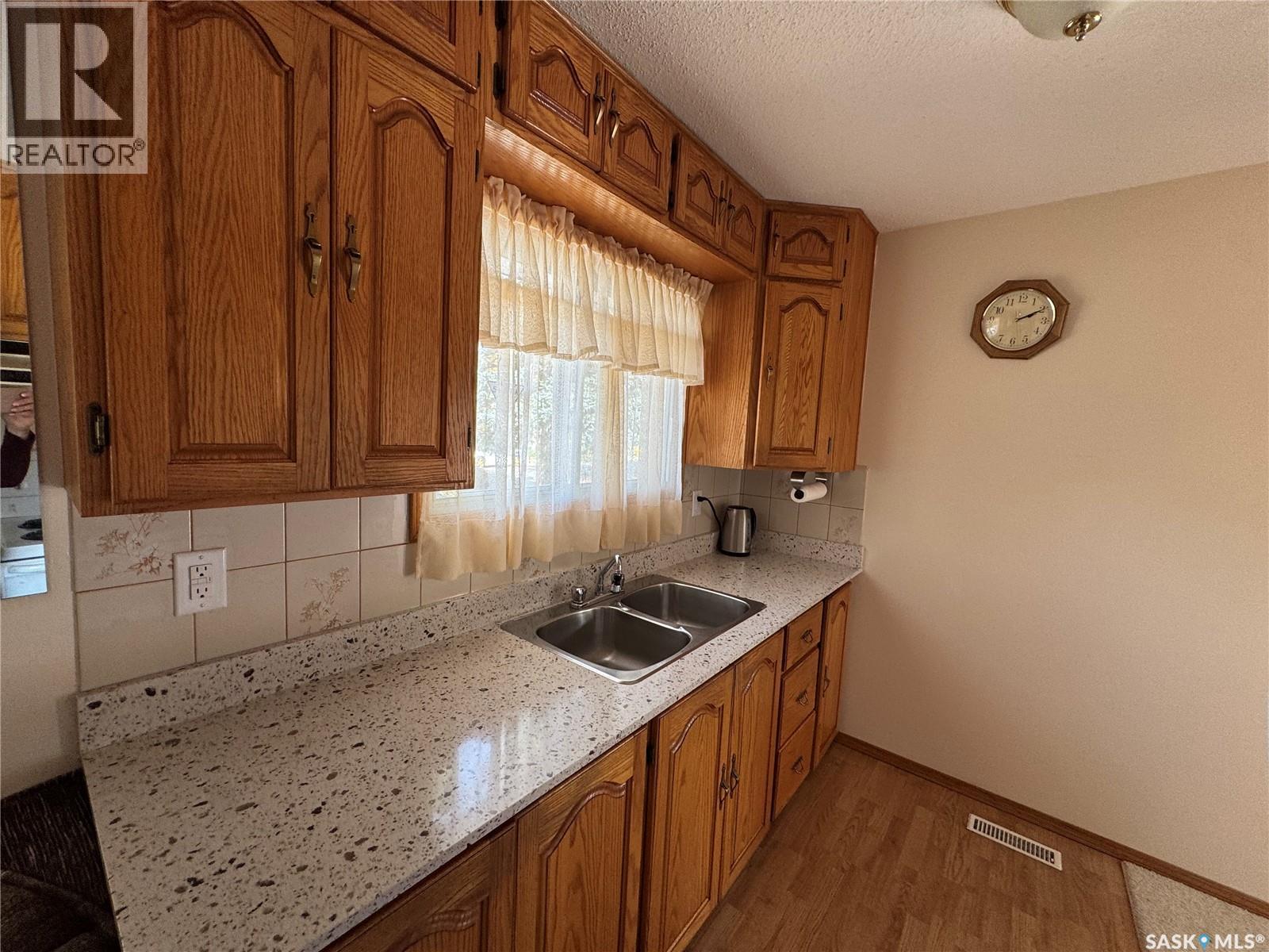 1909 7th Avenue E, Regina, Saskatchewan  S4N 4M7 - Photo 9 - SK049309