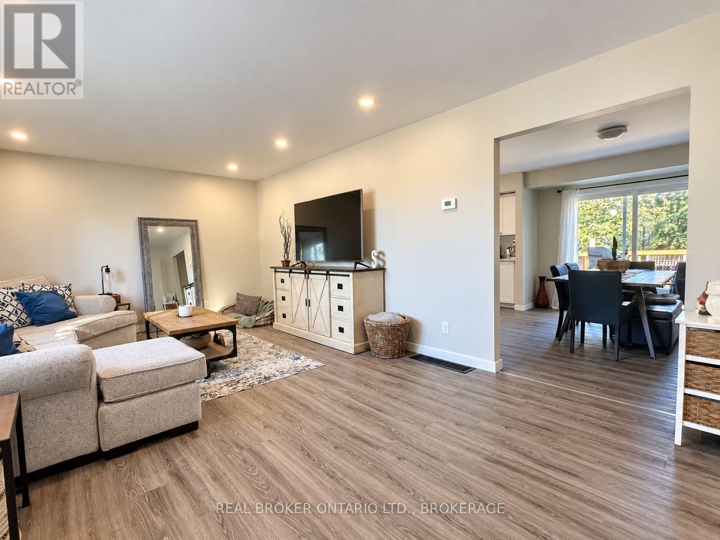 23 Huff Avenue, Loyalist, Ontario  K7N 1S5 - Photo 4 - X13824338