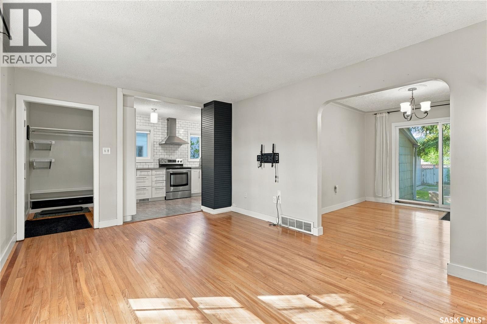 221 Elm Street, Saskatoon, Saskatchewan  S7J 0G8 - Photo 5 - SK049246