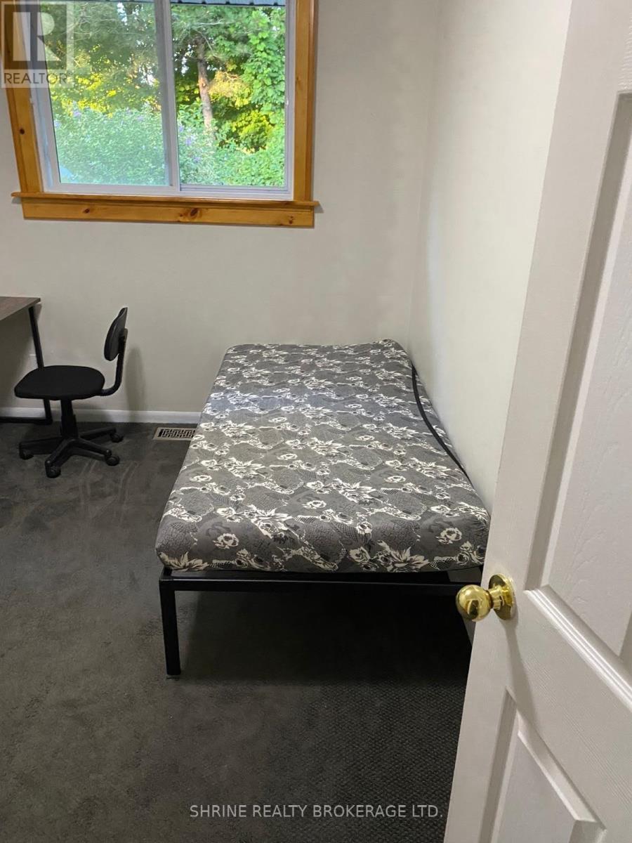 Bedroom 2 - 743 Sevilla Park Place, London East, Ontario  N5Y 4H9 - Photo 2 - X13824482