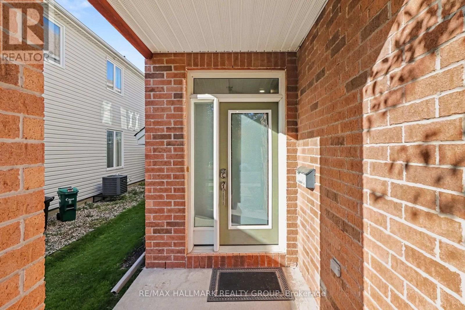 768 White Alder Avenue, Ottawa, Ontario  K1T 0E9 - Photo 5 - X13824426