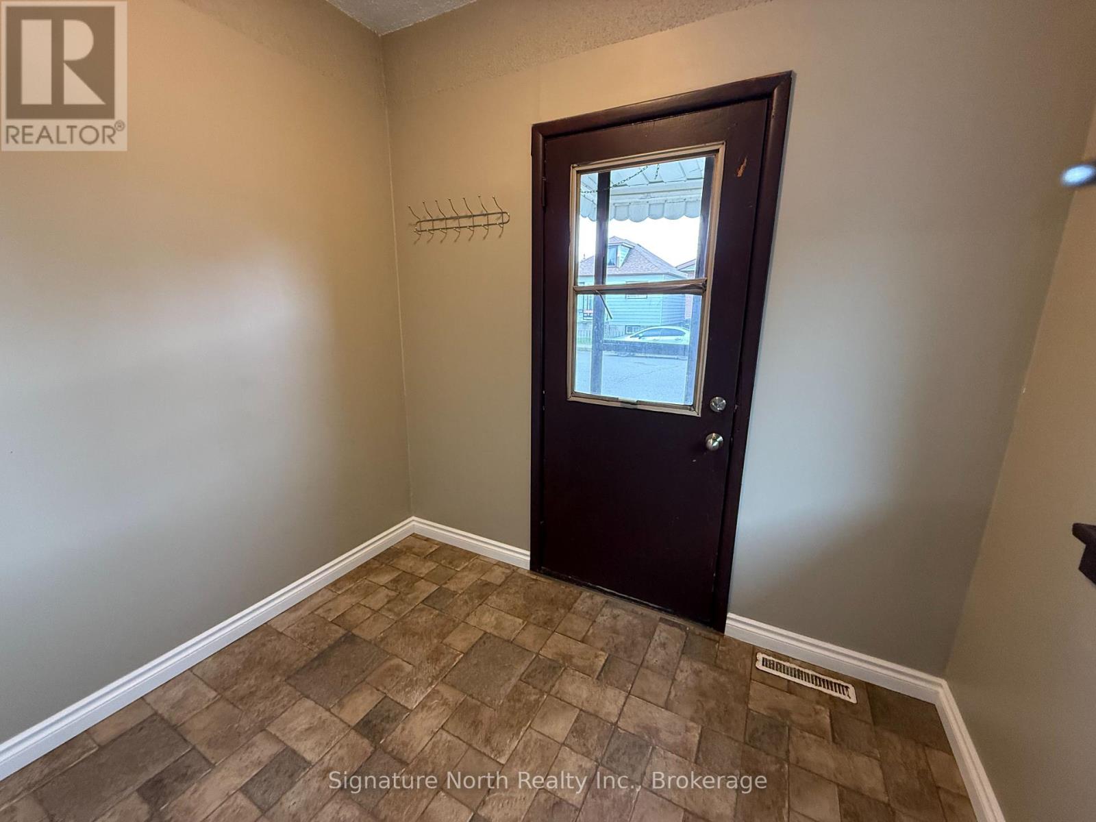 618 Mctavish Street, Thunder Bay, Ontario  P7C 3C6 - Photo 7 - X13824304
