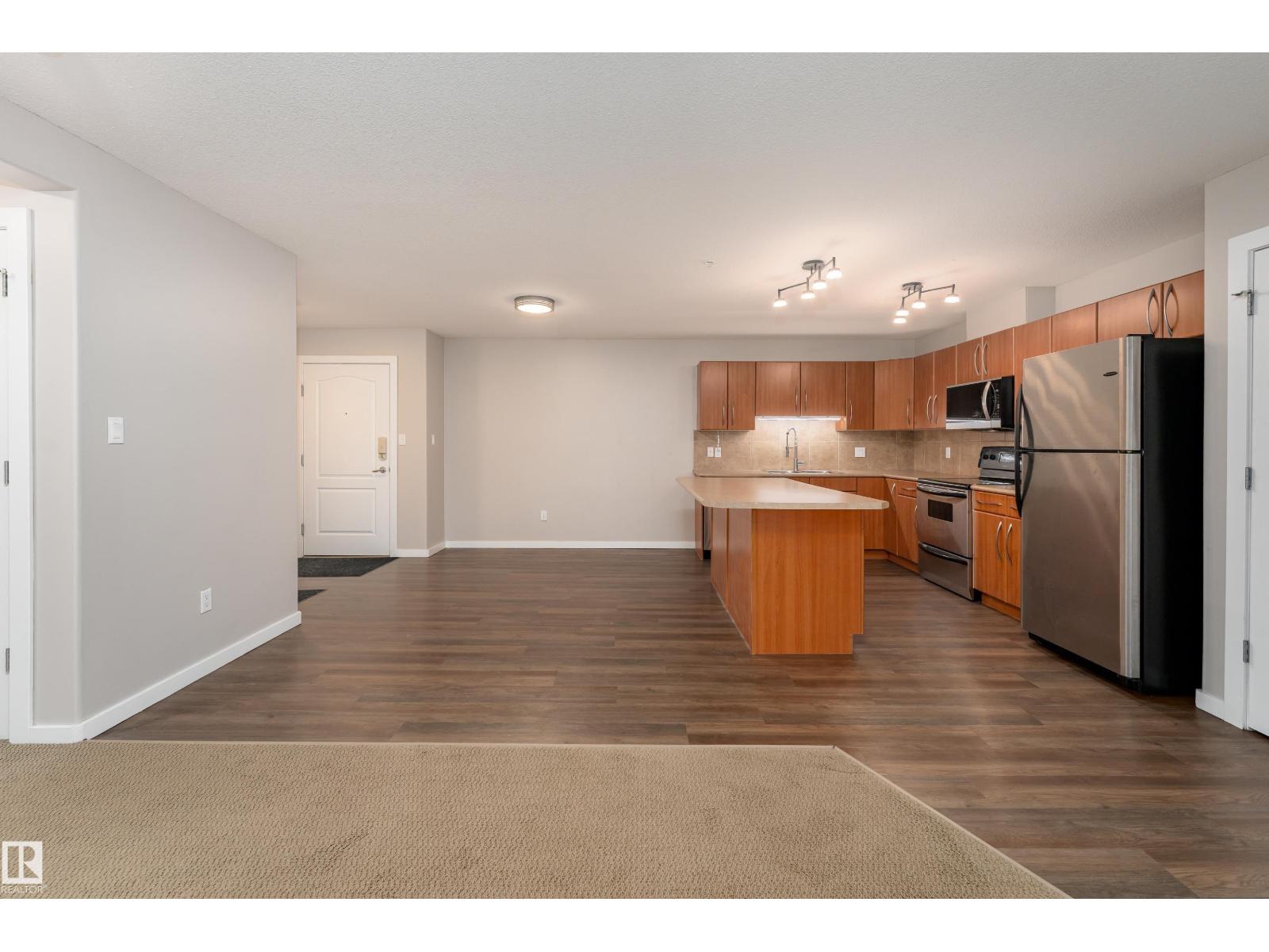 #211 278 SUDER GREENS DR NW photo 12