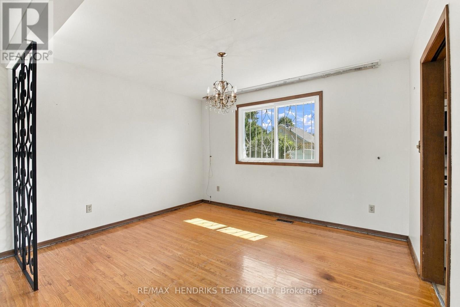 8 Empress Court, St. Catharines (Lakeport), Ontario  L2N 3G8 - Photo 11 - X13824428