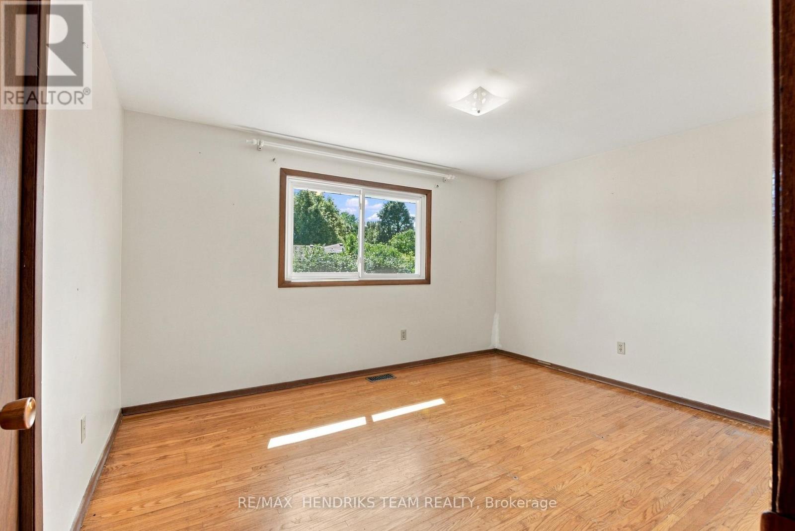 8 Empress Court, St. Catharines (Lakeport), Ontario  L2N 3G8 - Photo 16 - X13824428