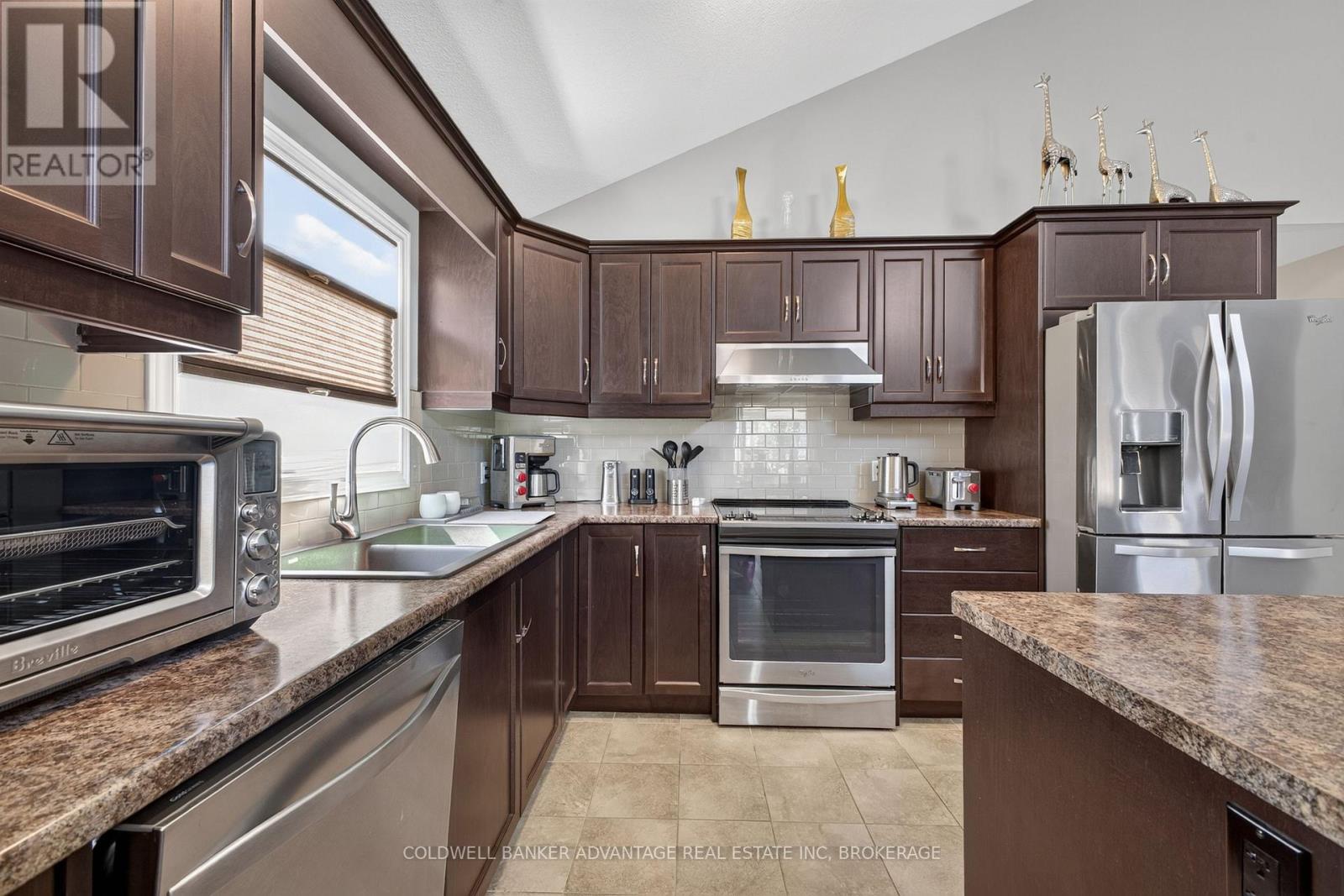 211 Classic Avenue, Welland (Lincoln/crowland), Ontario  L3B 0A3 - Photo 10 - X13824540