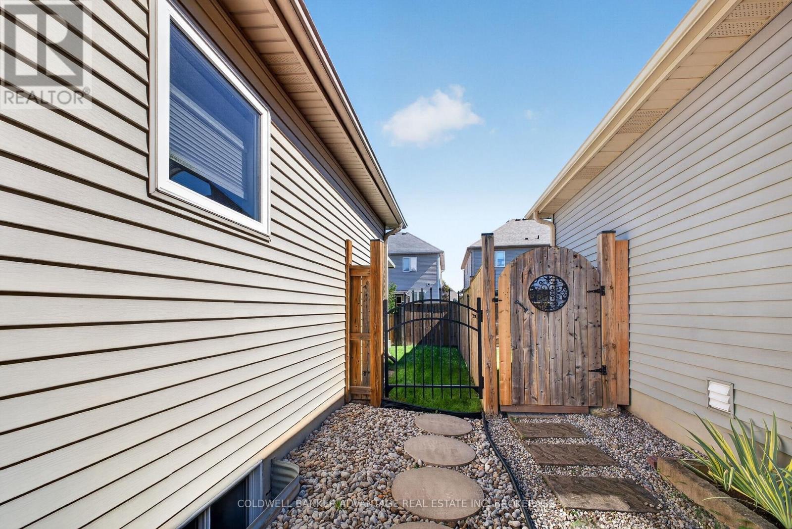 211 Classic Avenue, Welland (Lincoln/crowland), Ontario  L3B 0A3 - Photo 33 - X13824540
