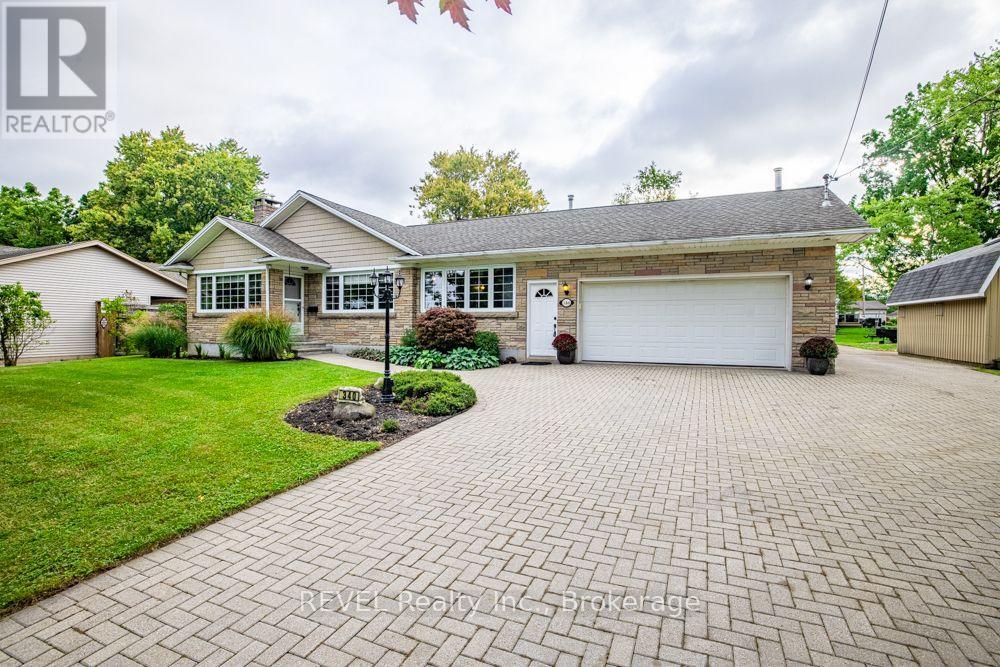 340 Thornwood Avenue, Fort Erie (Ridgeway), Ontario  L0S 1N0 - Photo 2 - X13824628