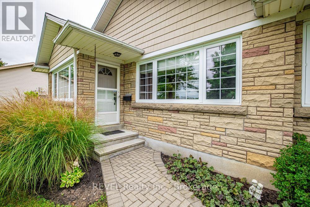 340 Thornwood Avenue, Fort Erie (Ridgeway), Ontario  L0S 1N0 - Photo 4 - X13824628