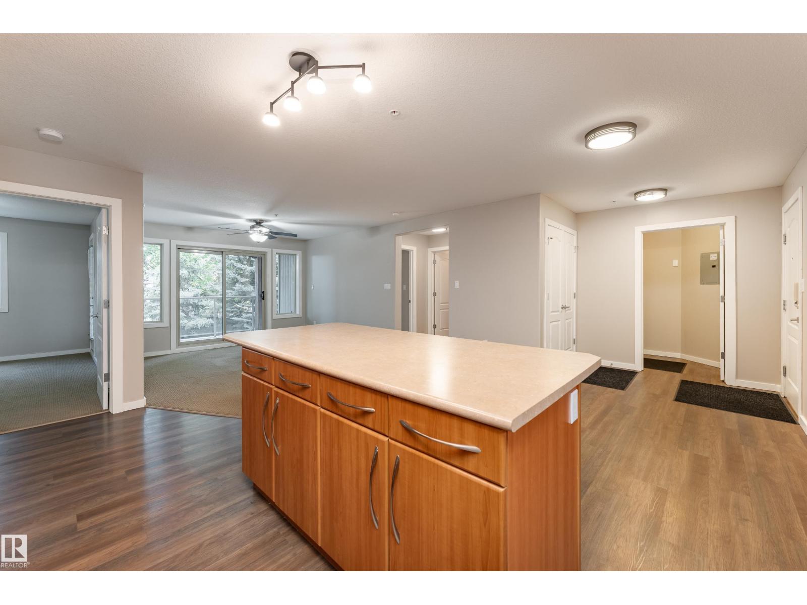 #211 278 SUDER GREENS DR NW photo 9