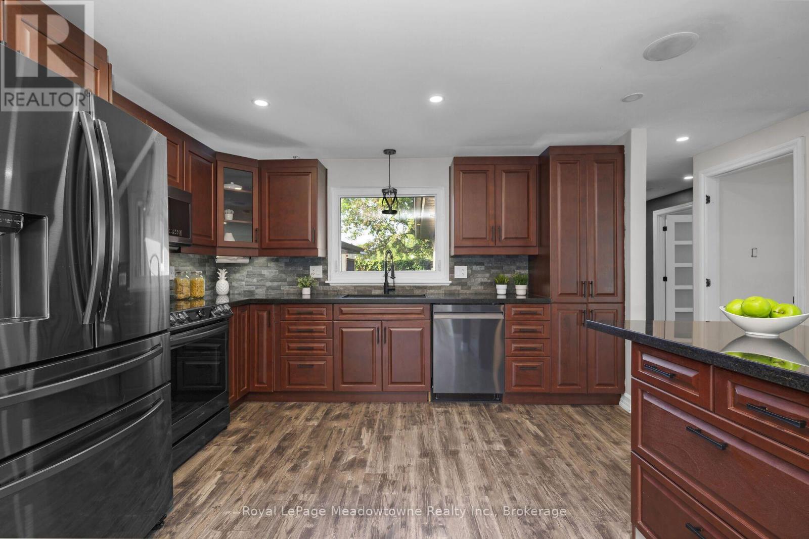 96 Macdonald Crescent, Milton (Dp Dorset Park), Ontario  L9T 2Y8 - Photo 9 - W13824606