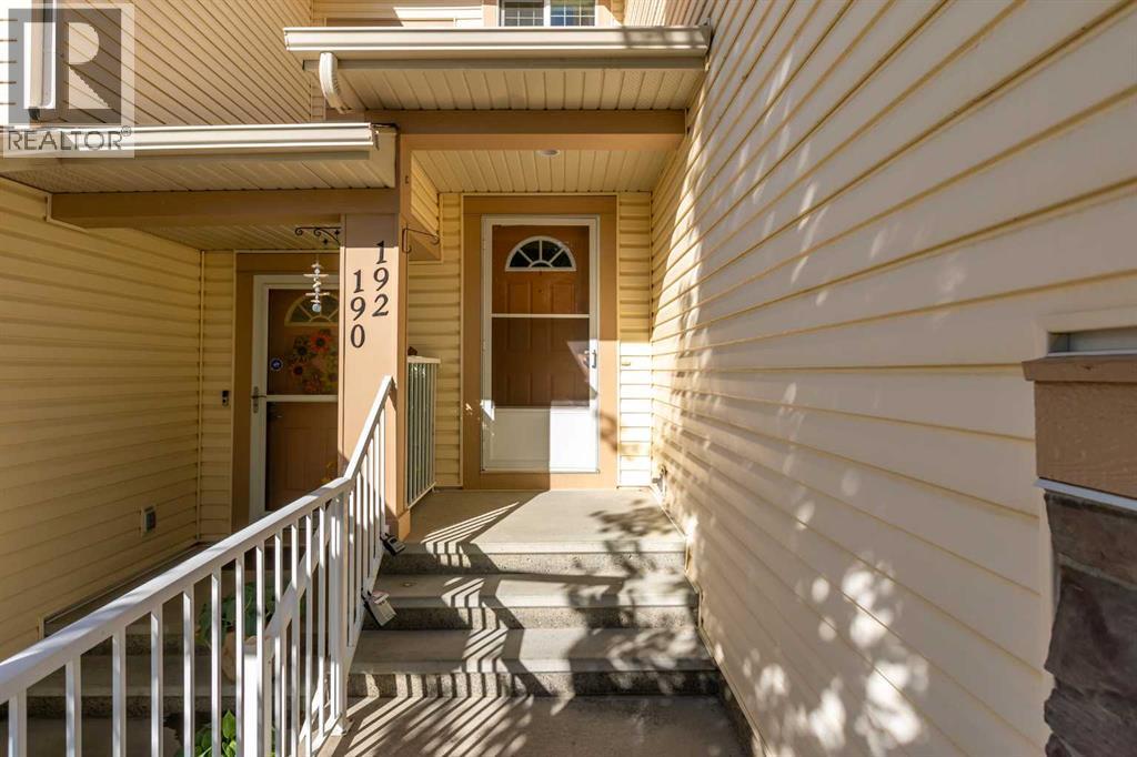 192 Sunset Point, Cochrane, Alberta  T4C 0L1 - Photo 2 - A2347421