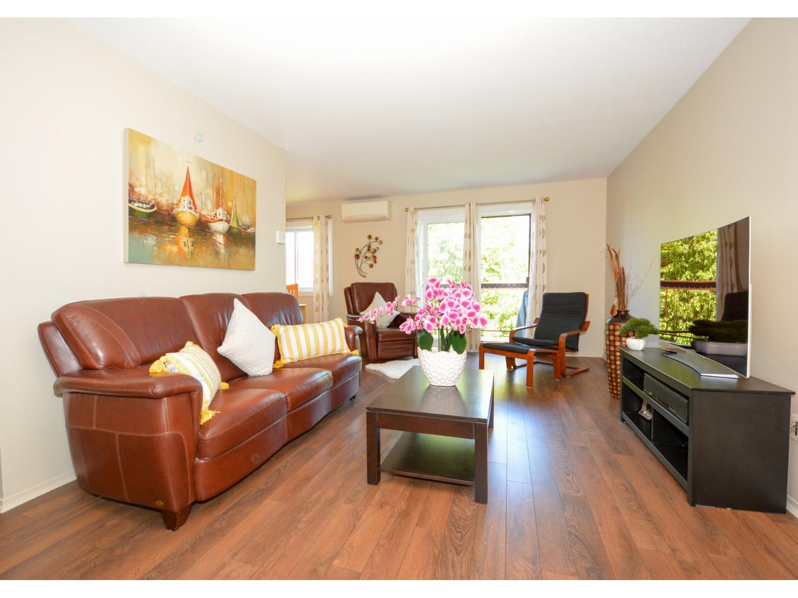 6120 Rue Lise-Charbonneau|#402 Longueuil (Saint-Hubert) Quebec Canada J3Y8M9 3