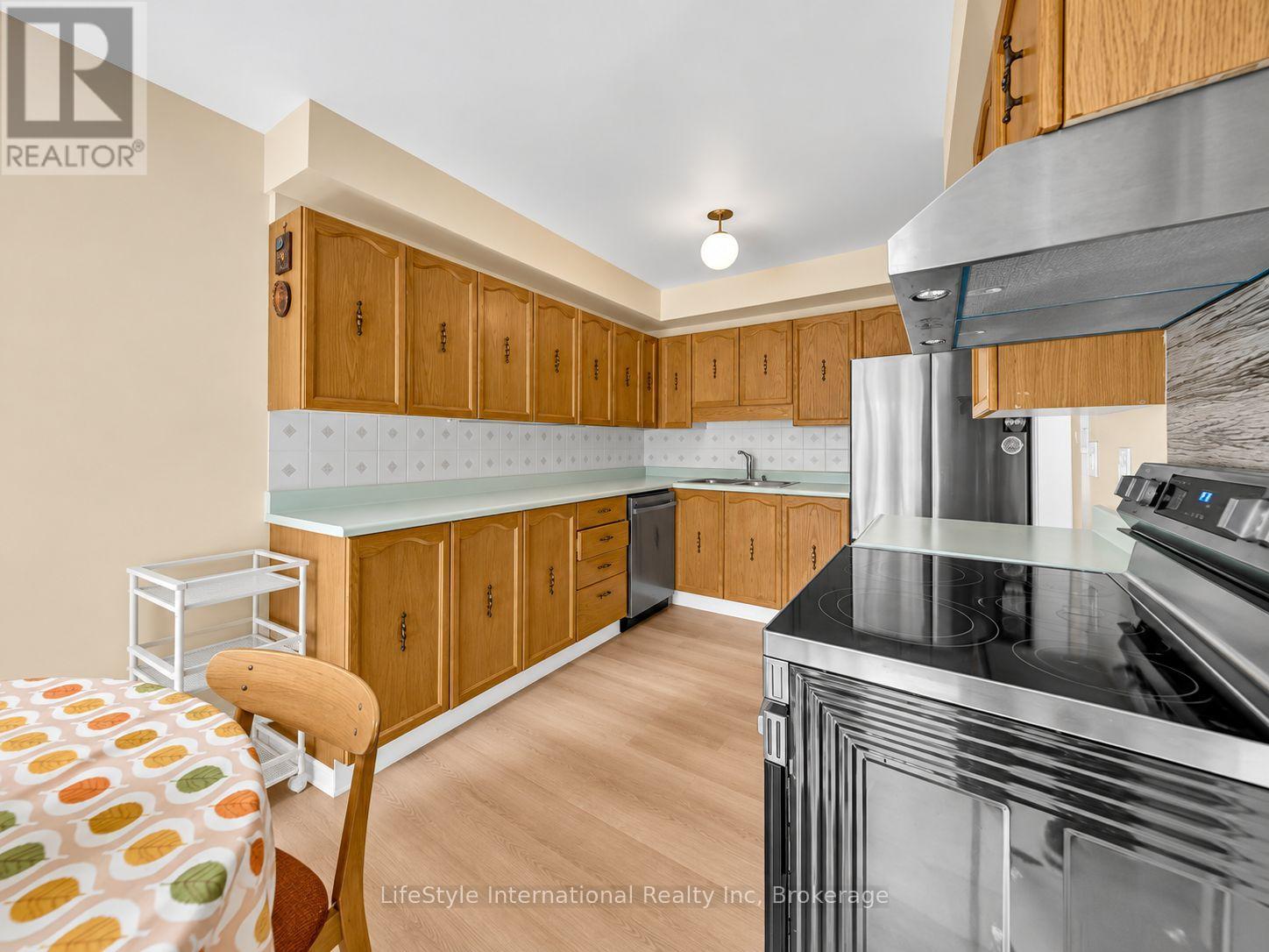 35 - 375 Holiday Inn Drive, Cambridge, Ontario N3C 3P6 - Photo 8 - X13824490