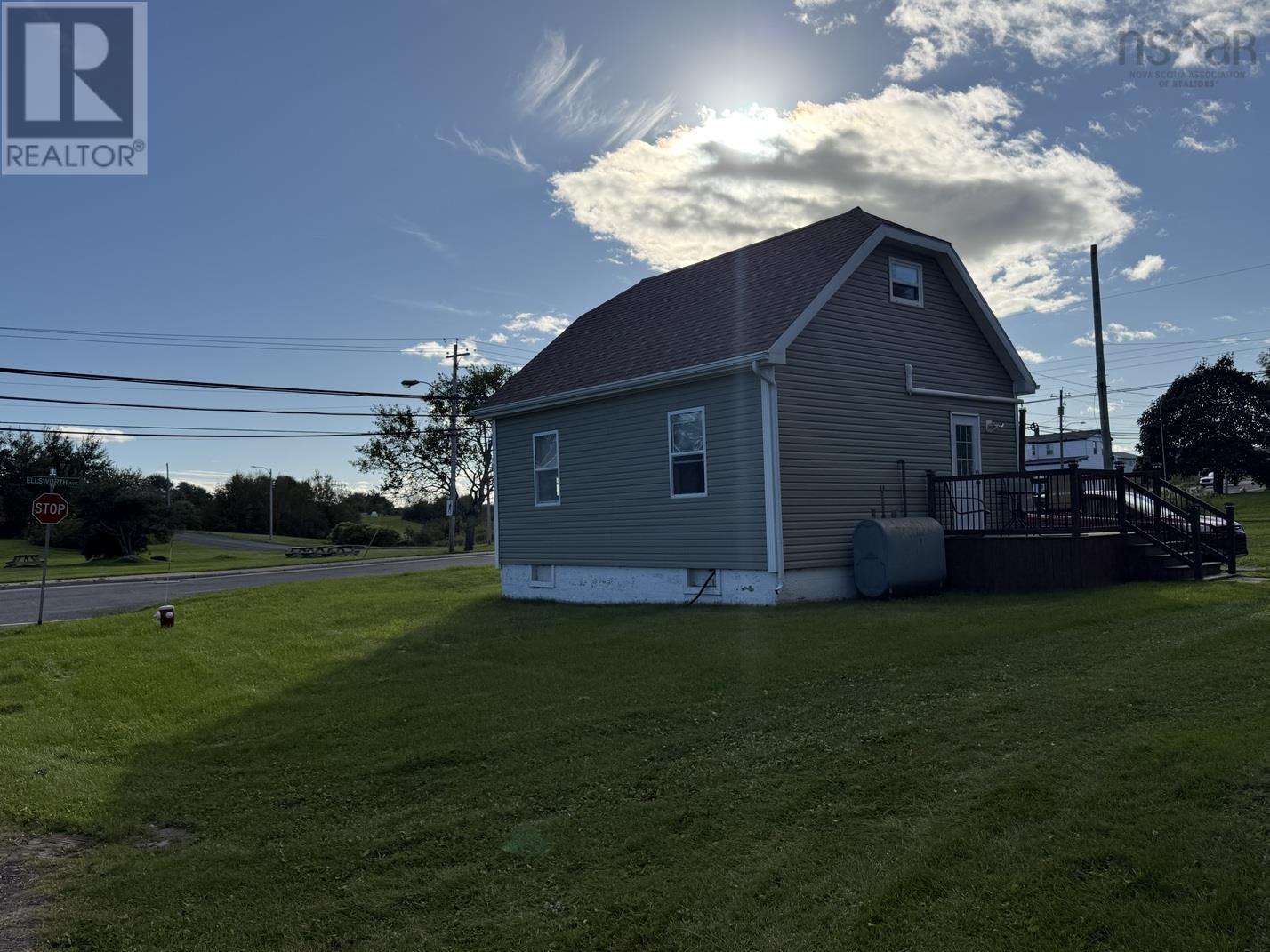 3569 Ellsworth Avenue, New Waterford, Nova Scotia  B1H 2G8 - Photo 13 - 202624265