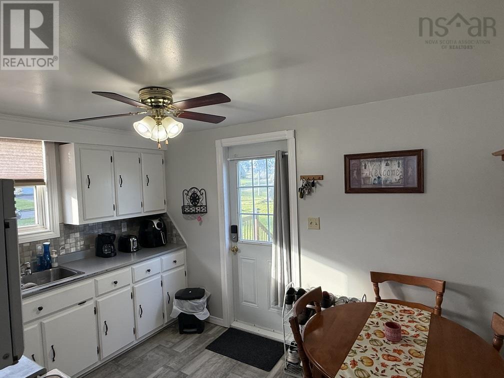 3569 Ellsworth Avenue, New Waterford, Nova Scotia  B1H 2G8 - Photo 20 - 202624265