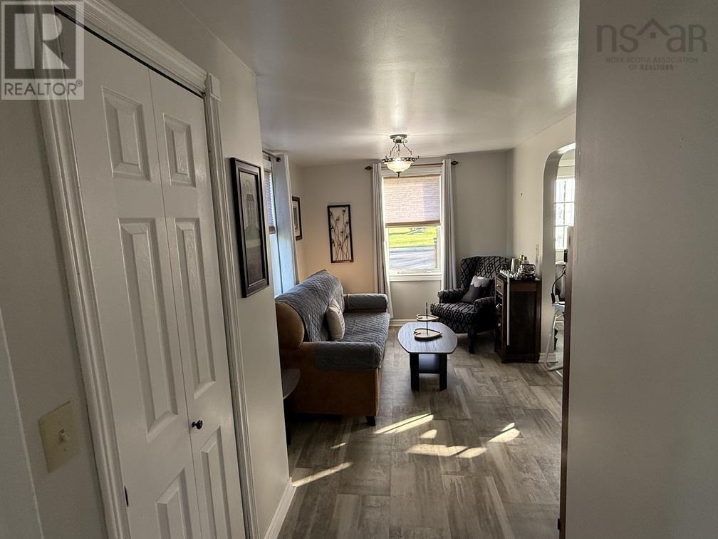 3569 Ellsworth Avenue, New Waterford, Nova Scotia  B1H 2G8 - Photo 14 - 202624265