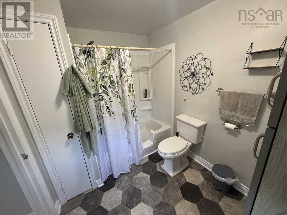 3569 Ellsworth Avenue, New Waterford, Nova Scotia  B1H 2G8 - Photo 26 - 202624265
