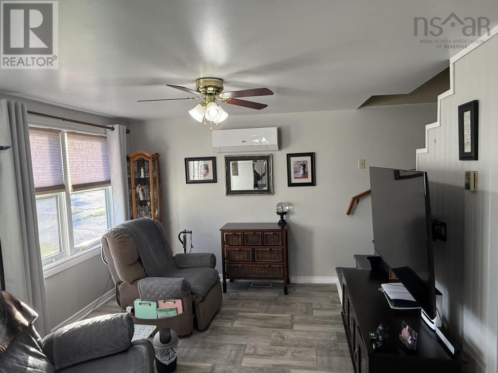 3569 Ellsworth Avenue, New Waterford, Nova Scotia  B1H 2G8 - Photo 16 - 202624265