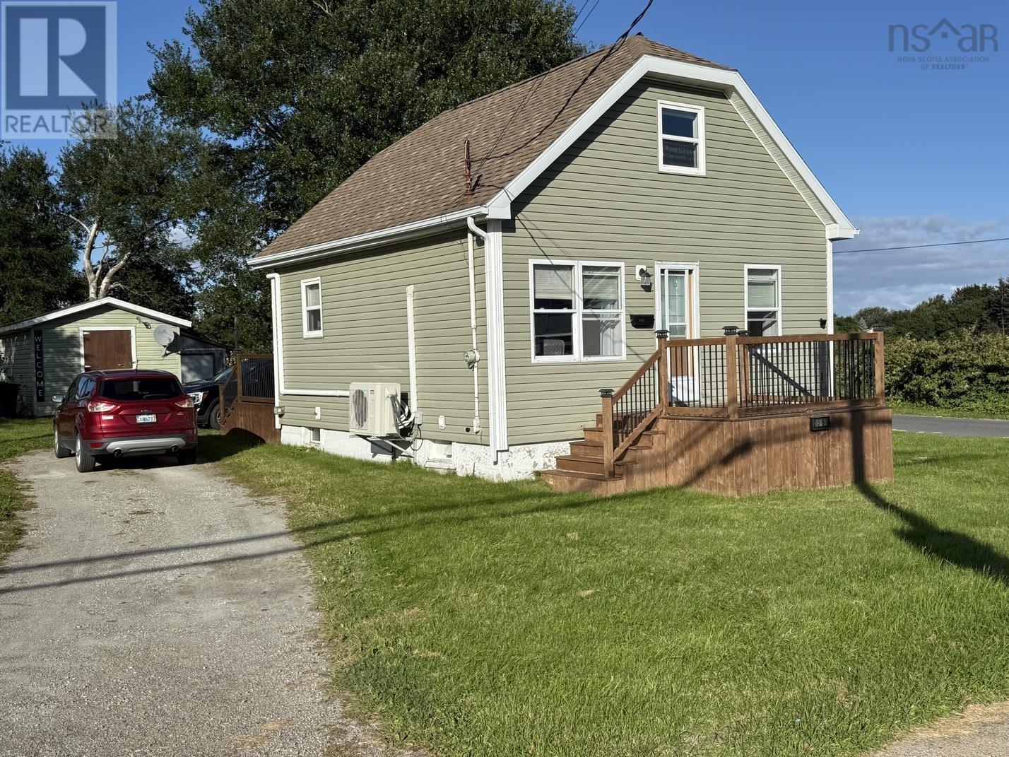 3569 Ellsworth Avenue, New Waterford, Nova Scotia  B1H 2G8 - Photo 3 - 202624265