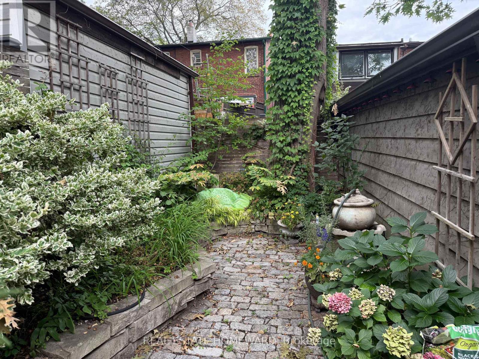 61 Normandy Boulevard, Toronto, Ontario  M4L 3K4 - Photo 13 - E13824364