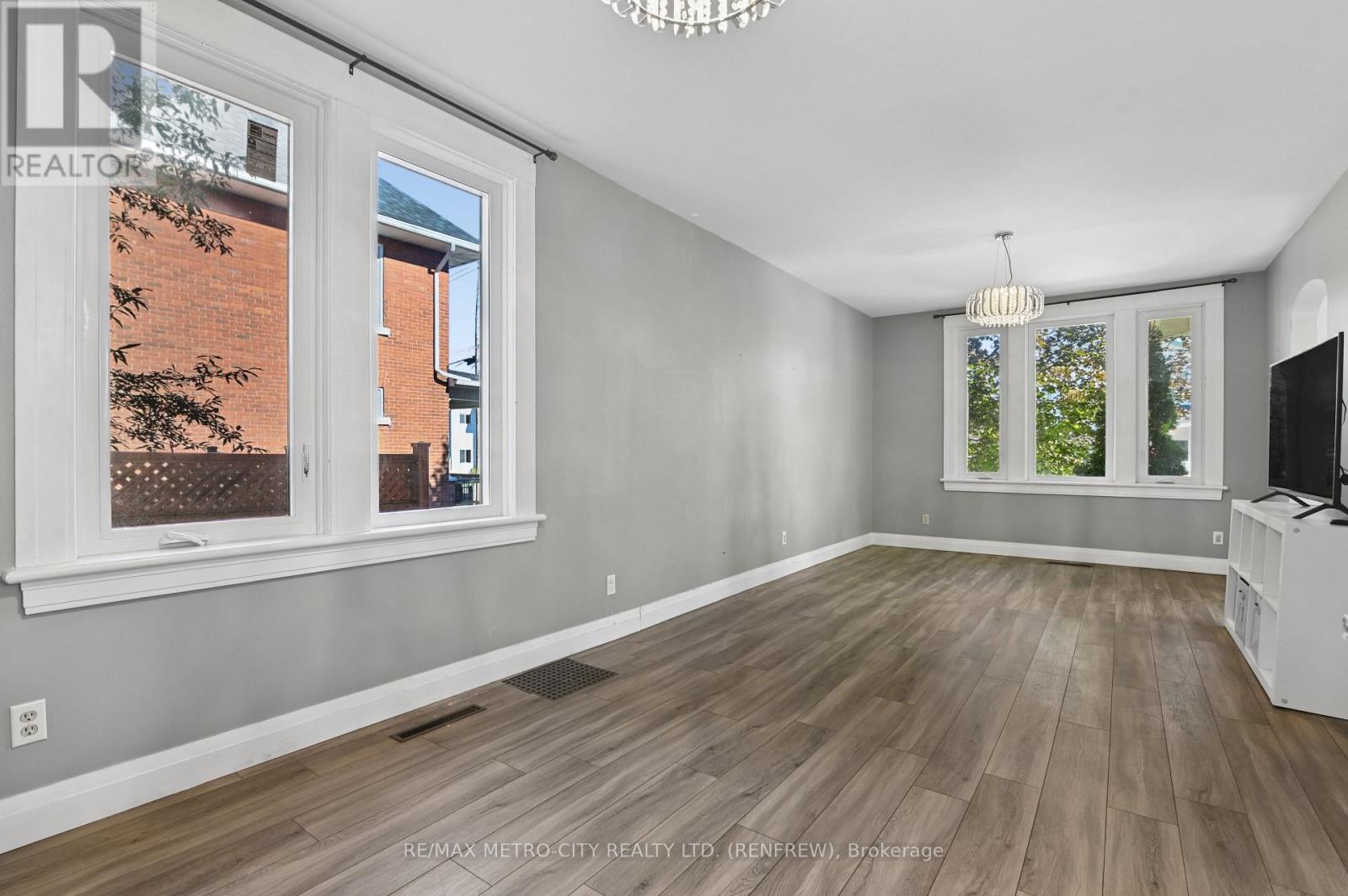 450 Barr Street, Renfrew, Ontario  K7V 1K1 - Photo 12 - X13824466