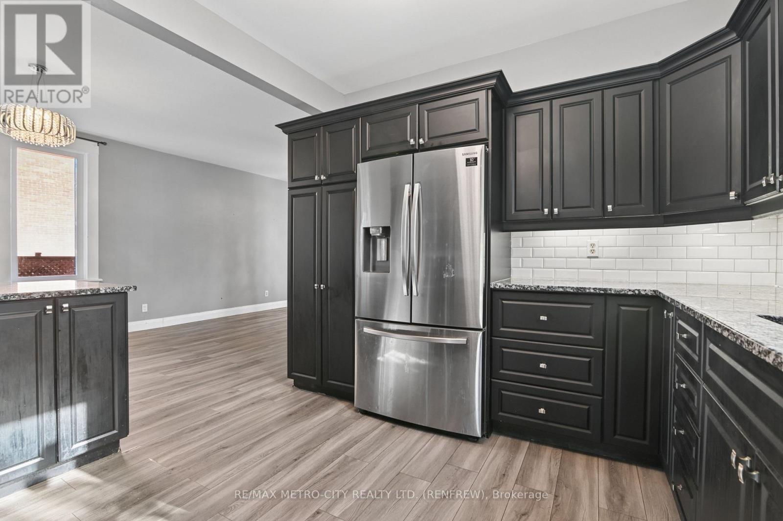 450 Barr Street, Renfrew, Ontario  K7V 1K1 - Photo 16 - X13824466