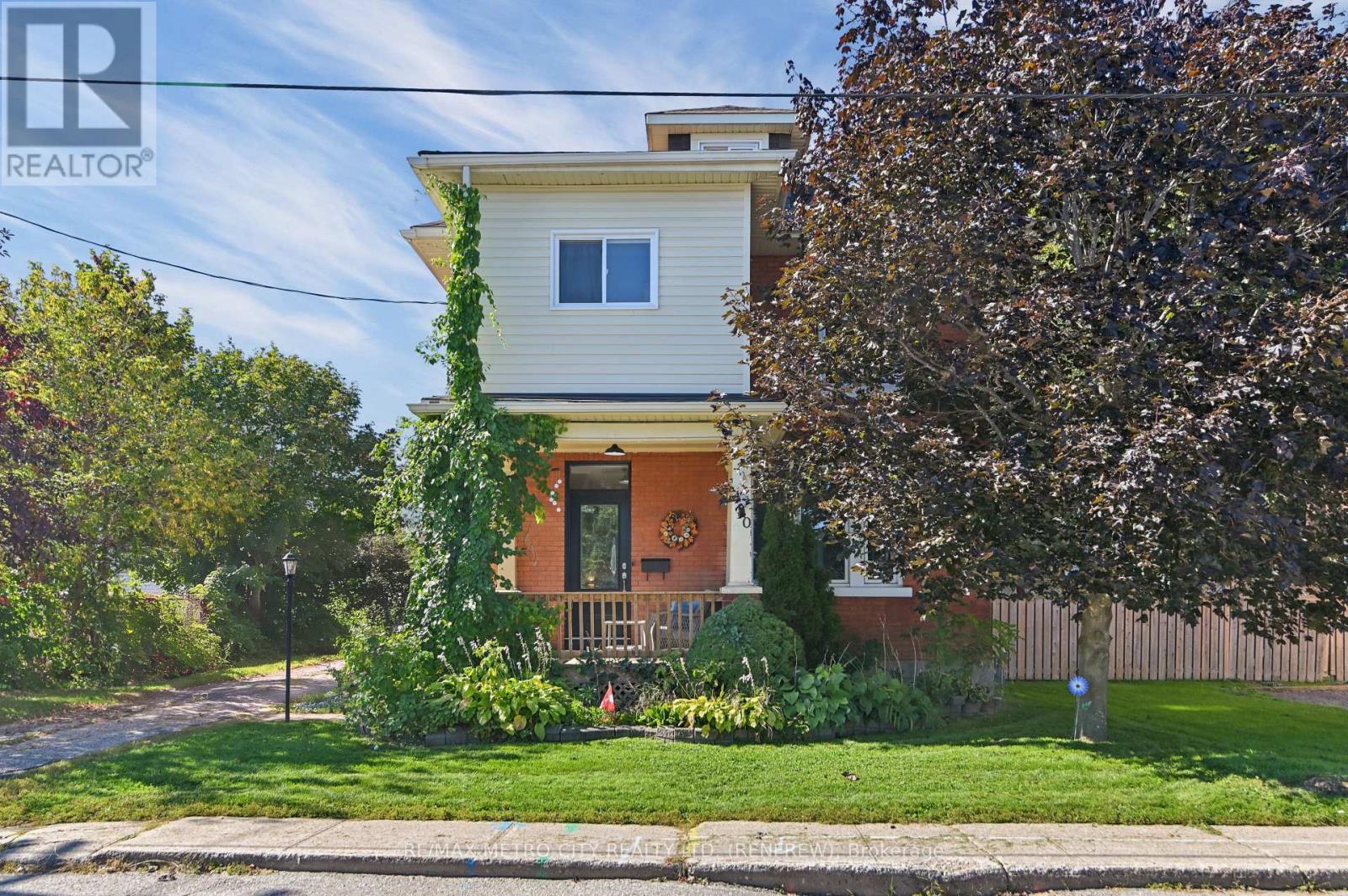 450 Barr Street, Renfrew, Ontario  K7V 1K1 - Photo 2 - X13824466