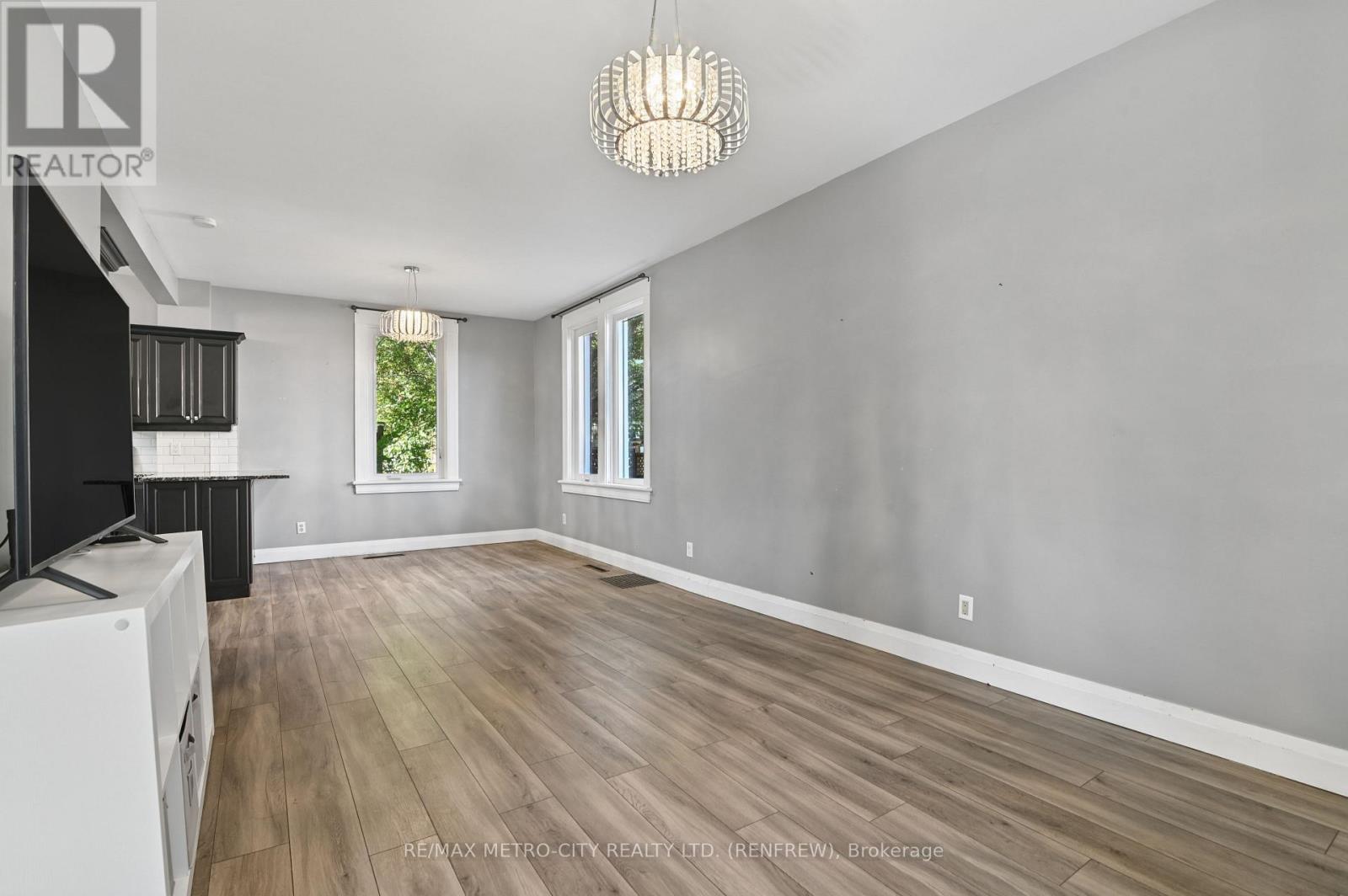 450 Barr Street, Renfrew, Ontario  K7V 1K1 - Photo 9 - X13824466
