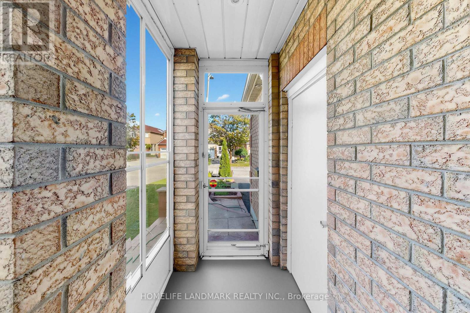106 Clarion Crescent, Markham, Ontario L3S 3M5 - Photo 4 - N13824476