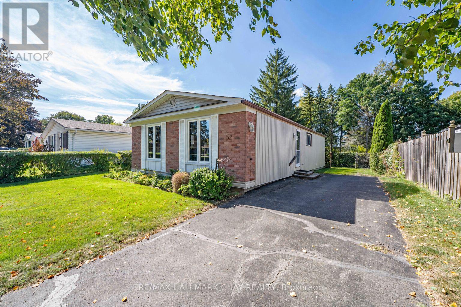 32 Park Crescent, New Tecumseth (Tottenham), Ontario  L0G 1W0 - Photo 2 - N13824520